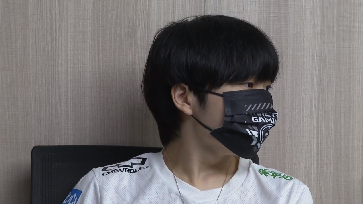 诛仙|Rookie拖家带口找工作，连IG管理层都去了V5！连基地的狗也不例外