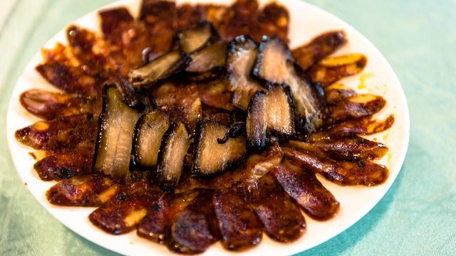 牛背山 川西又新出一观景平台，不逊色于牛背山，烤鸡、腊肉味道更是一绝