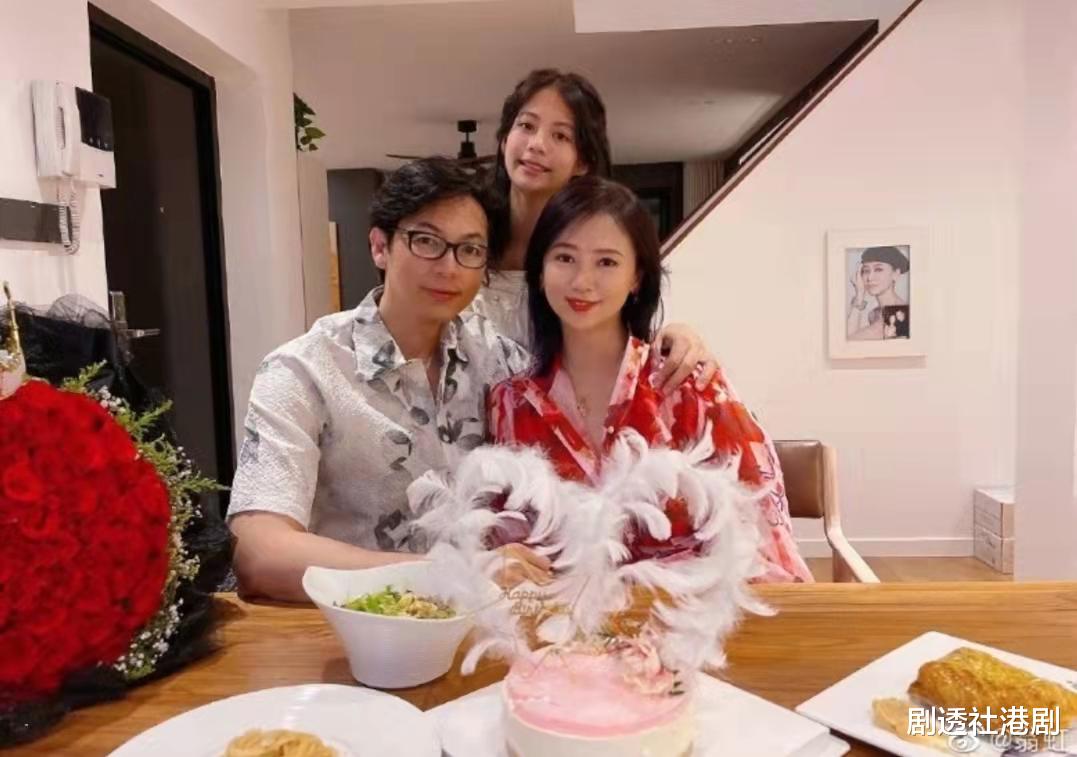 首尔|仙气十足！53岁香港知名女星晒13岁女儿近照，五官立体撞脸钟欣潼