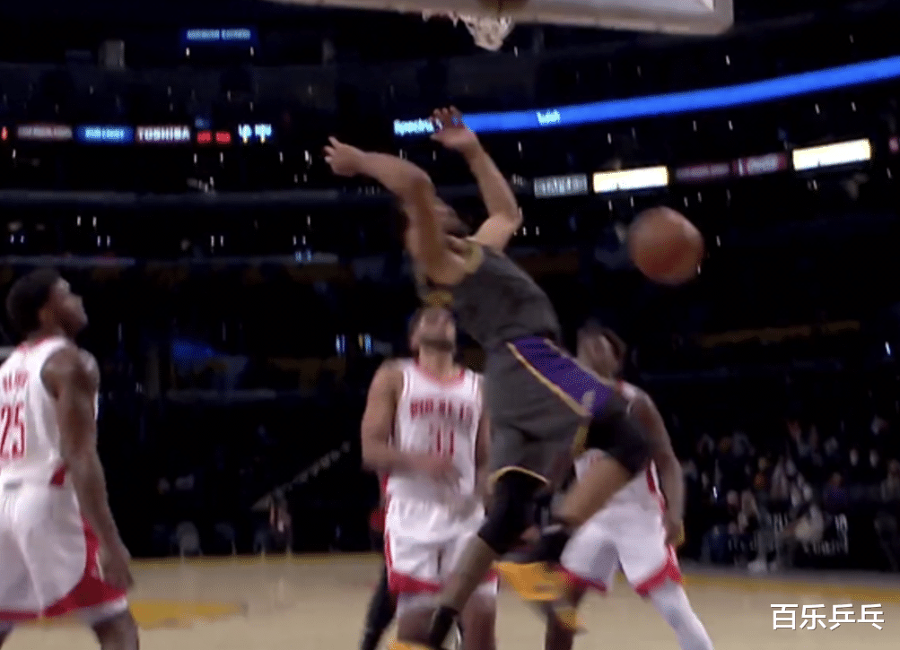 湖人队|湖人险遭火箭爆冷！状元半场10+5，突破劈扣太霸气，詹皇花式庆祝