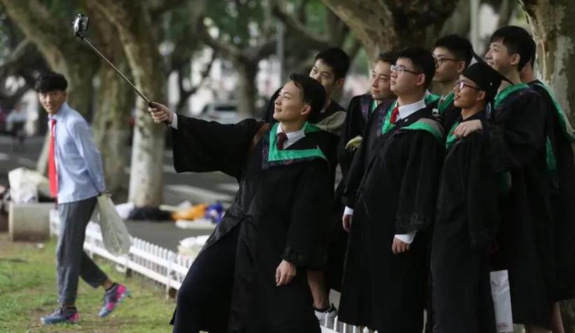 大学生|社招与校招的差别明显,别等吃了亏才知道,差别可不仅仅是工资