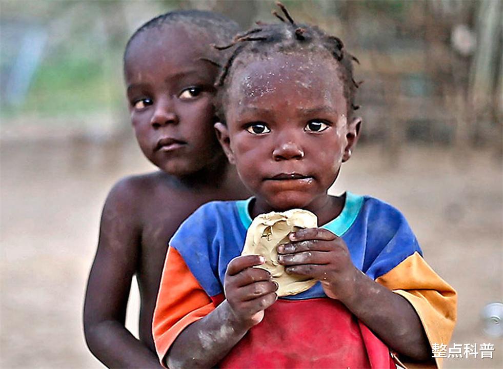 整点科普|“吃土”真能顶饿?靠吃泥巴生存的国家,还将泥巴做成零食出售