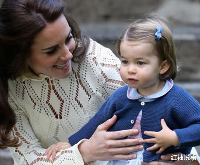 夏洛特公主|?凯特晒圣诞大合照，7岁夏洛特公主越来越美，简直是缩小版女王