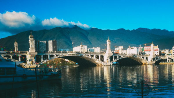 奶豆说育儿|云南斥资20亿迁建机场,航站楼面积达10000㎡,建设工期为两年