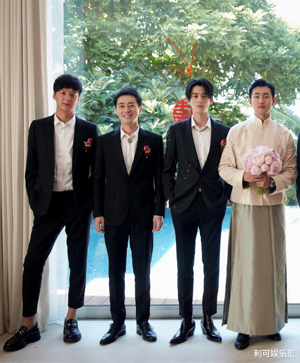 秦俊杰|王彦霖婚礼伴郎团引热议！秦俊杰光头抢镜、尹正“女性风”被吐槽