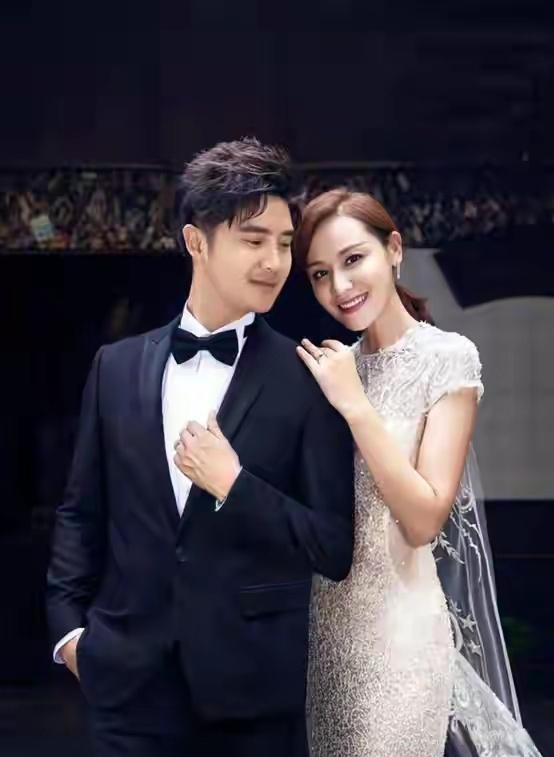 集合!开心果|爸爸去哪儿第一季萌娃变化大，四位爸爸都出问题，只剩他在坚持