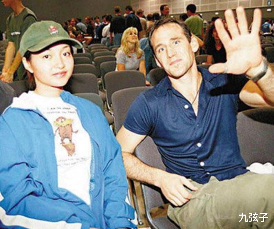 李绮红|李绮红：两拒黎明嫁洋人，巅峰时因病退隐，化身护士现在怎么样？