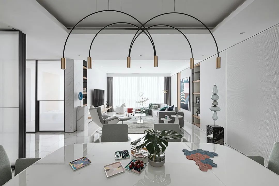 改善收纳局促:这个极简的「全能公寓」,每1m2都是逆袭指南