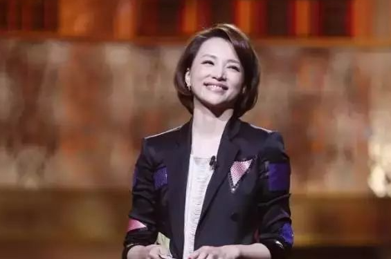 董卿|董卿先一步被整治！京圈也有多名大佬被曝，难怪谢霆锋连夜退外籍