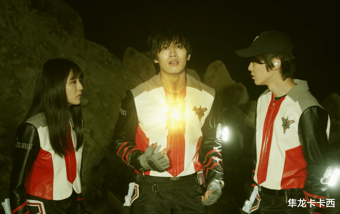 acgn漫评|特利迦奥特曼：黑暗特利迦限定闪耀形态 剑悟：完了我成替身了