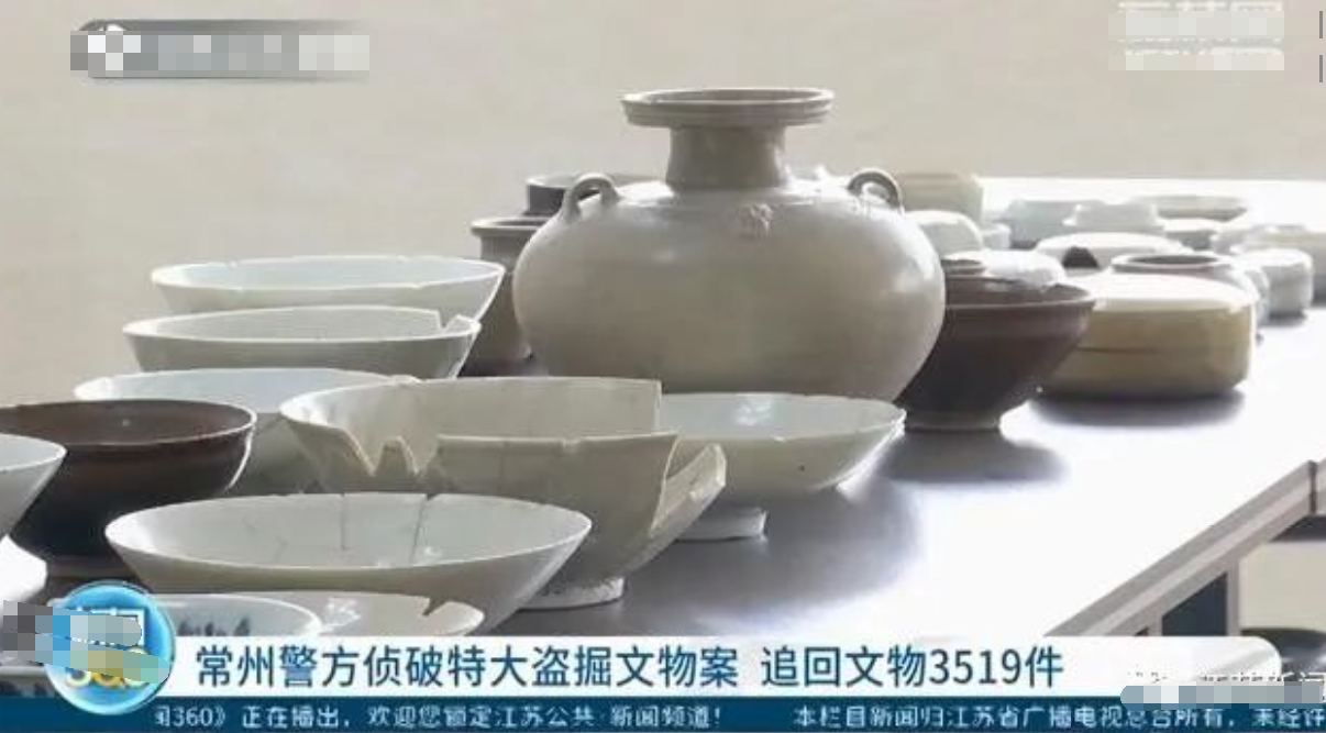 亚洲播报一姐 工地上挖出50多具棺木!之后每天有俩男子来假装工人,对文物造成极大的破坏