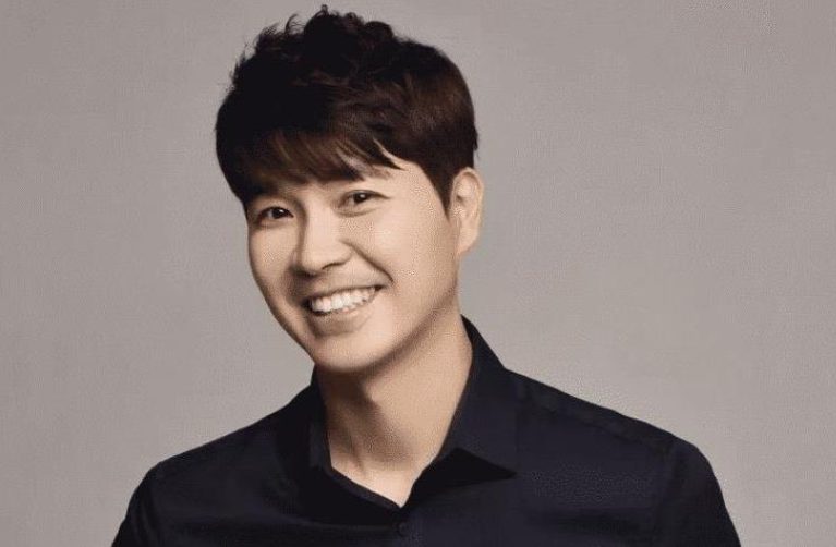 朴秀洪|搞笑艺人朴秀洪，和小23岁圈外女友结婚，曾被亲哥骗100亿韩元