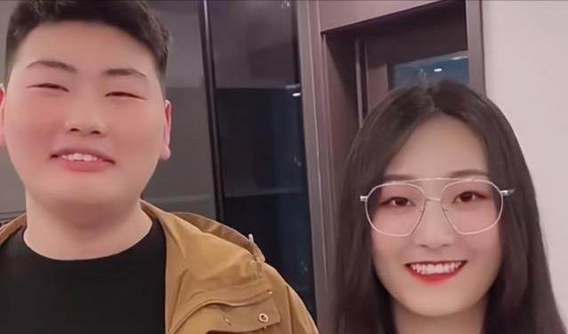 陈亚男|陈亚男官宣离婚，朱小伟成为香饽饽后，大衣哥的做法太聪明