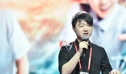 杨洋|《王牌对王牌》吴彤频繁登上热门搜索，因其蓄意营销受到网民批评