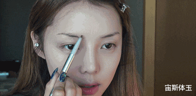 纹眉 为什么不建议女生“纹眉”？纹眉师告诉真相后，庆幸自己没跟风