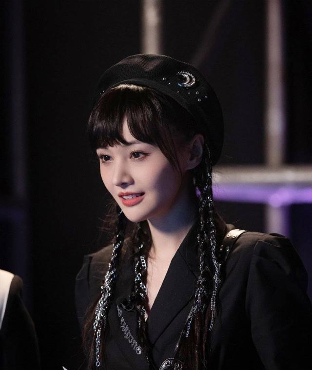 郑爽|郑爽或将面临10亿赔偿，网友纷纷献策让她众筹，还有人劝她嫁富豪