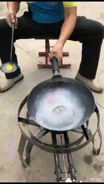 蜈蚣 神回复：为什么蜈蚣毒性很大，却对公鸡毫无作用呢？