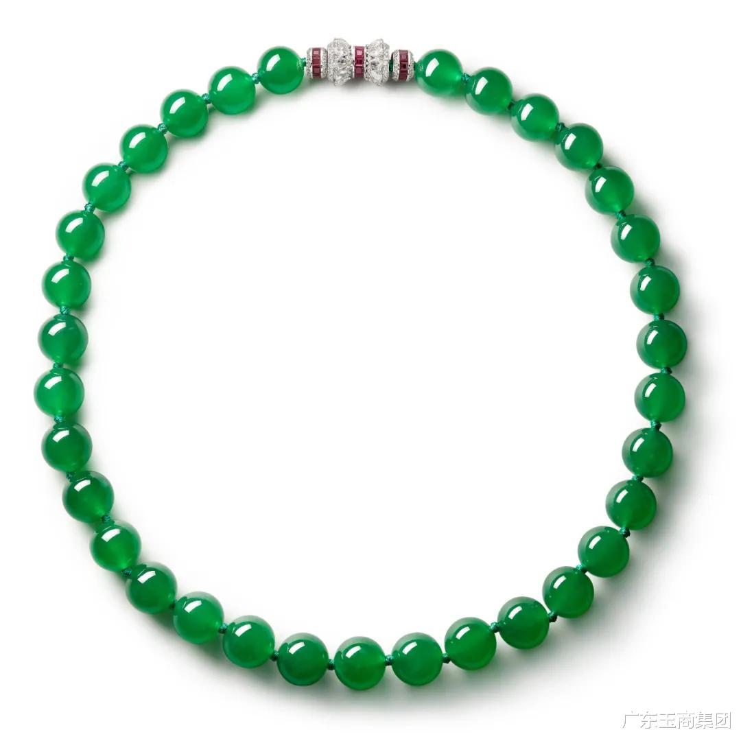 广东玉商集团 三件千万级翡翠成交2021苏富比秋拍，收藏行情看涨！