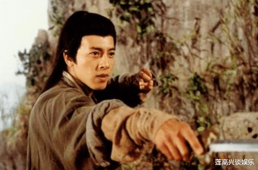 吕颂贤|夫妇俩为保持年轻,坚持26年不生娃不吃肉,如今56岁合照不敢认