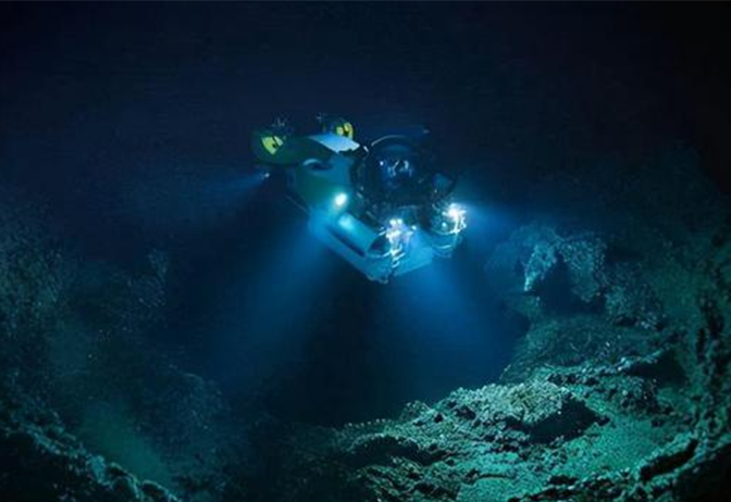 月球 连鱼类都不敢踏足的海底禁区，为何会接连冒出黑烟状物？