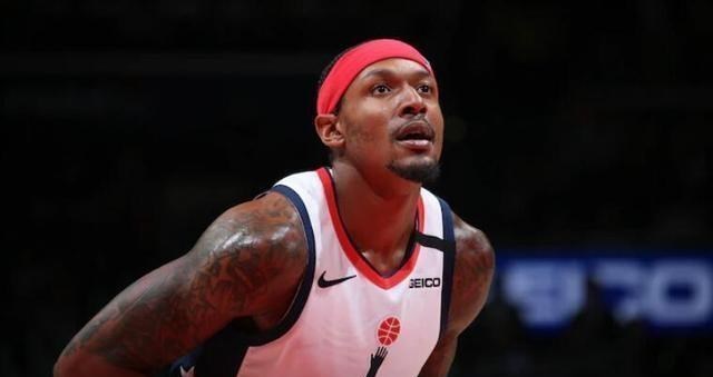 湖人队|联盟最大赢家！湖人4换1或迎顶级轮换后卫，詹姆斯在家笑开花