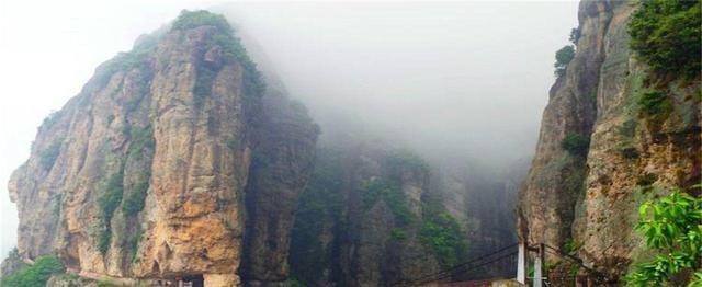 浙江省 浙江最受欢迎景点，是《琅琊榜》取景地，吸引大量喜欢冒险的游客