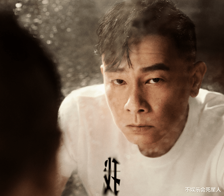 陈小春|陈小春找队友气势十足，周延却为兄弟找他告状，艺人不要立人设