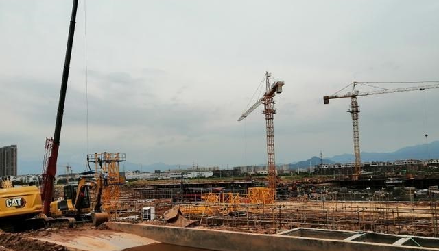 金华高楼迷 历经十年！在金华市区与义乌之间的黄土坡上，金华再造一座新城！