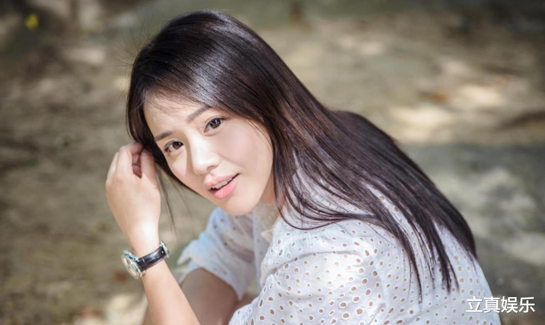 张哲轩|马思纯张哲轩街头亲密搂抱 小腹微凸疑似好事将近