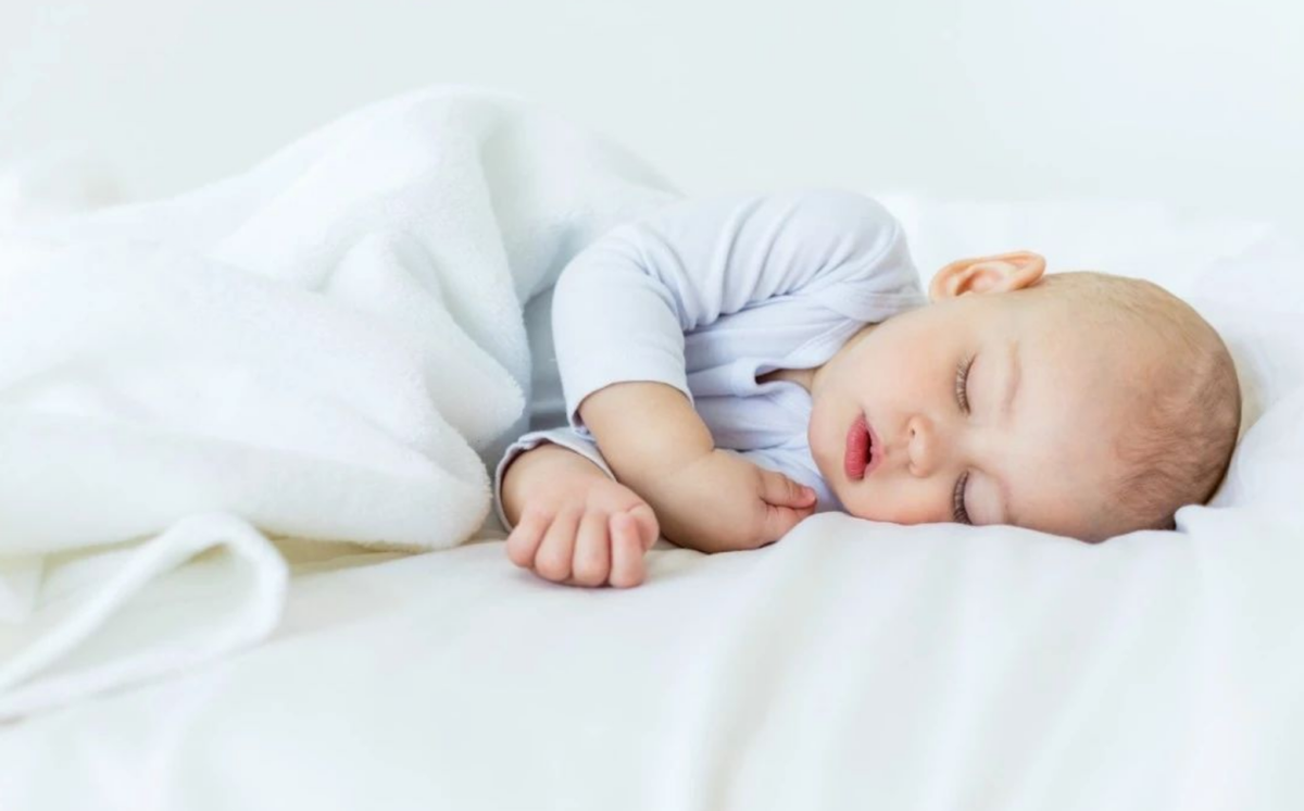 孕妈酱|6个月后婴儿变睡渣，一晚上吃奶很多次，频繁醒来、原因有这几个