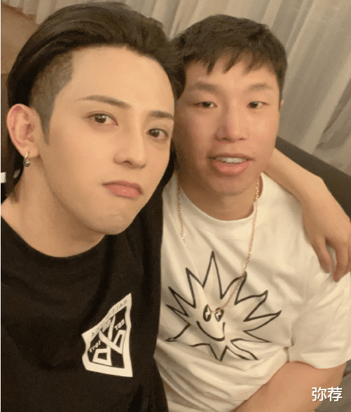 面相|烧饼小儿子亮相过百天,深谋远虑在线替儿子找老丈人