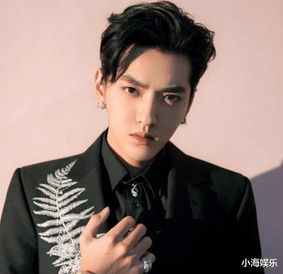 晁然|被3位“男友”实锤，都美竹发文回应，自曝和吴亦凡住酒店视频