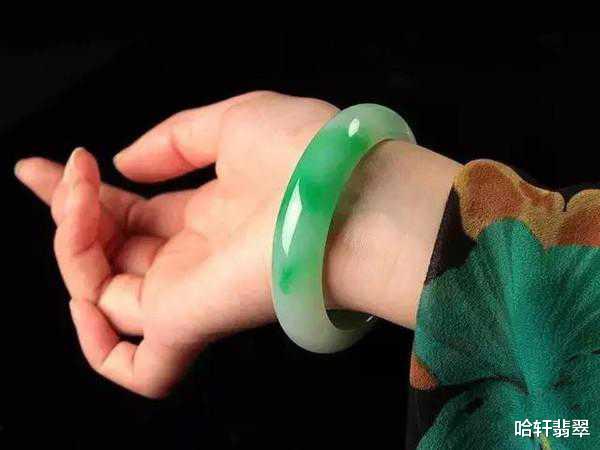 翡翠手镯|戴了那么久的翡翠手镯,这些冷知识你可能不知道