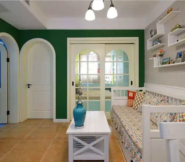 54平两室公寓,色彩搭配好大胆,餐厅的上下柜,好看又好用