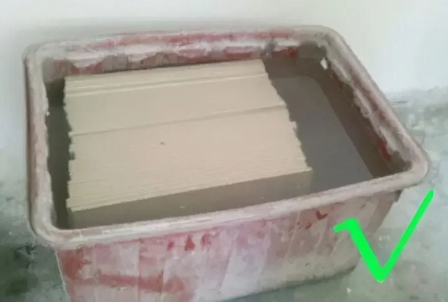 装修地砖如何铺贴？老瓦工传授地砖铺贴6大标准流程，照贴不空鼓