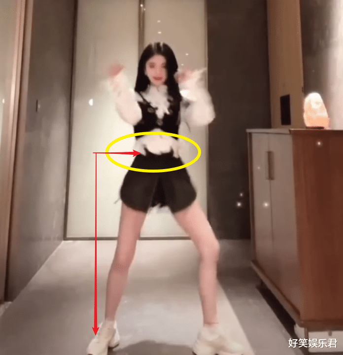 王一博|鞠婧祎为证身高晒跳舞视频,身后的鞋柜却出卖了她,瞬间被打脸!