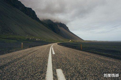 刘果情感 裸婚7年，老公送昂贵项链，老婆心疼去退款，柜员：这是赠送的