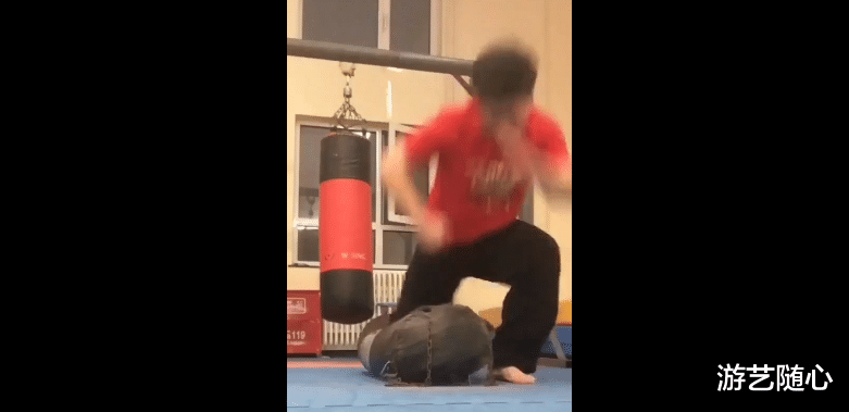 永劫无间|永劫无间双节棍耍完收哪？武术家逐帧还原真相了：郭德纲诚不欺我