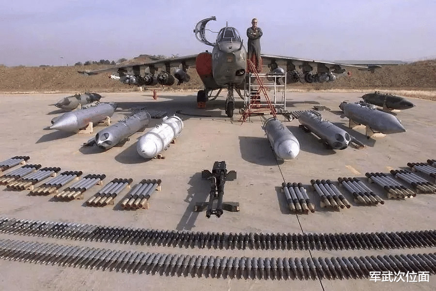 苏25|30年前那场表演，苏联空军展示众多机型，为何我们只看中了苏-27