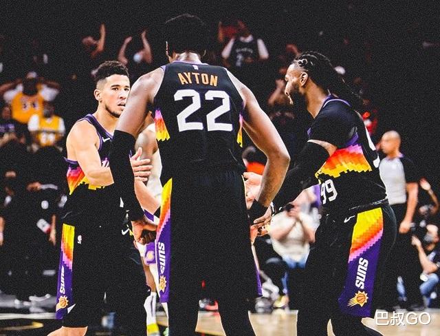 布克|双星轰55+23+8！艾顿爆锤浓眉，布克赛后感谢保罗，送上老大特权