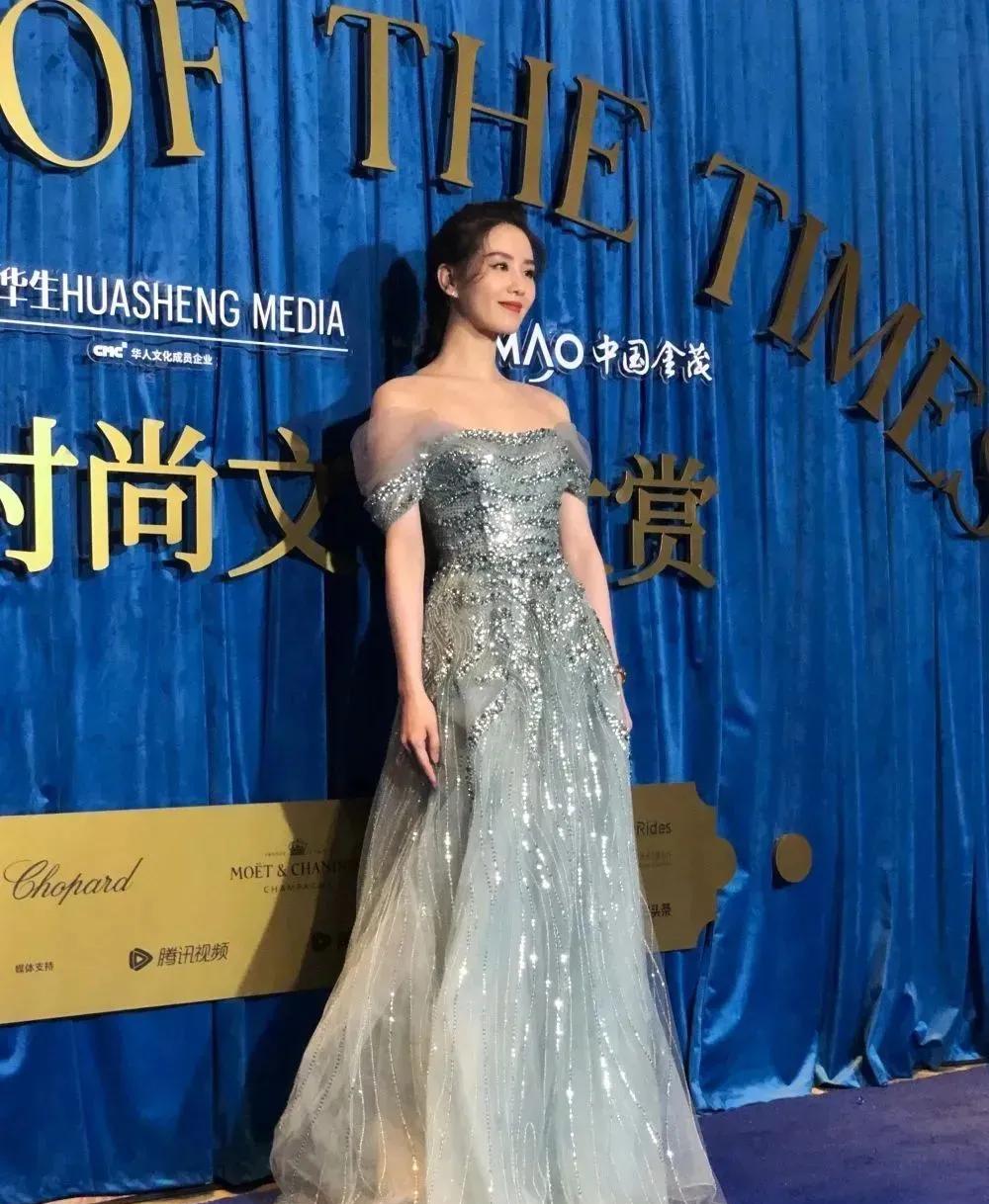 御姐|2021年女星红毯：有人又撩又欲，有人御姐范，有人因此上了热搜