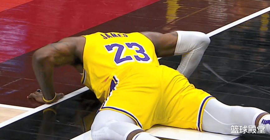 湖人队|湖人惨败爵士！攻守全崩，佩林卡+沃格尔引众怒，塔克沦为毒瘤