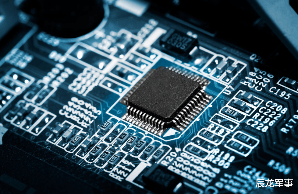 芯片|国产7纳米芯片问世,美企骂白宫连出臭棋,制裁华为砸自己金饭碗