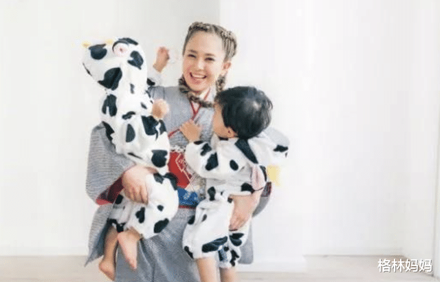 苍井空|有种“母亲”叫苍井空,跟普通宝妈一样晒娃,评论区却污秽不堪