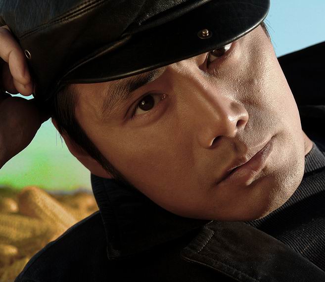 李沁|14年前，李钰患病离世，穿漂亮婚服安葬，汪雨帮她尽孝还扫墓10年