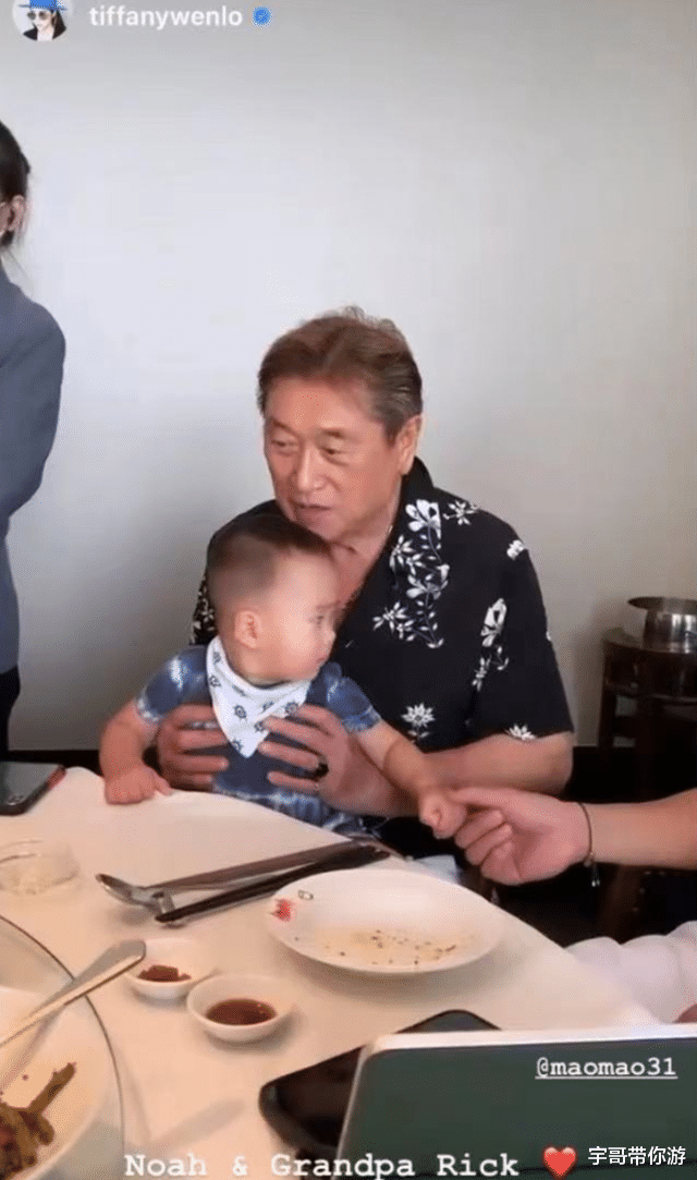 高以翔|高以翔墓碑高清照首次公开，家人频繁前往墓地陪伴，画面惹人泪目