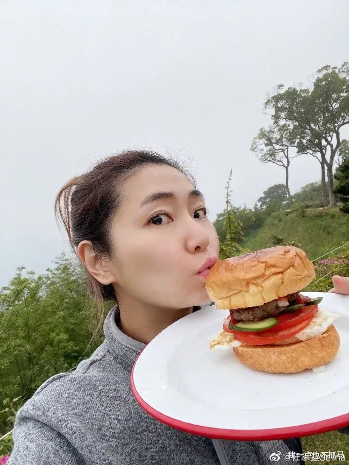 Selina|40岁的她，美到我不敢看