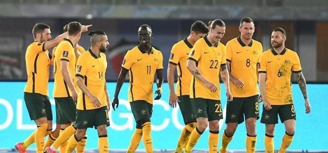 一个人的夜晚 3-1!3-0!亚洲第三爆发,成国足拦路虎,出线概率79%,冲击榜首