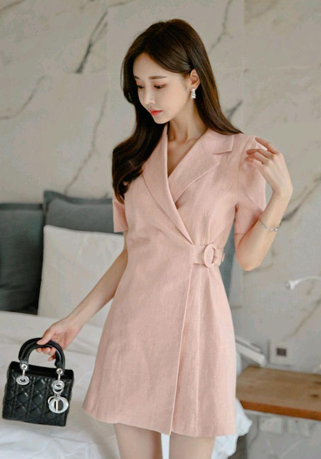 心壹文学|女神孙允珠高清时尚搭配：粉梦流光简式裁剪气质西装裙