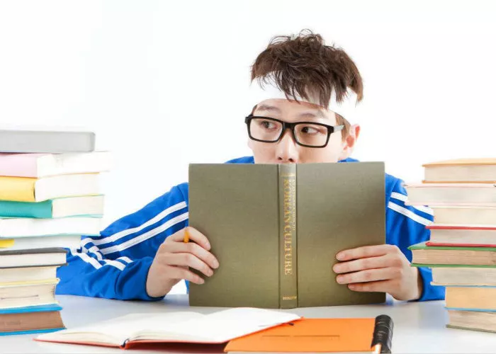 中牟眼健康|近视的孩子，看书、写作业需要戴眼镜吗？
